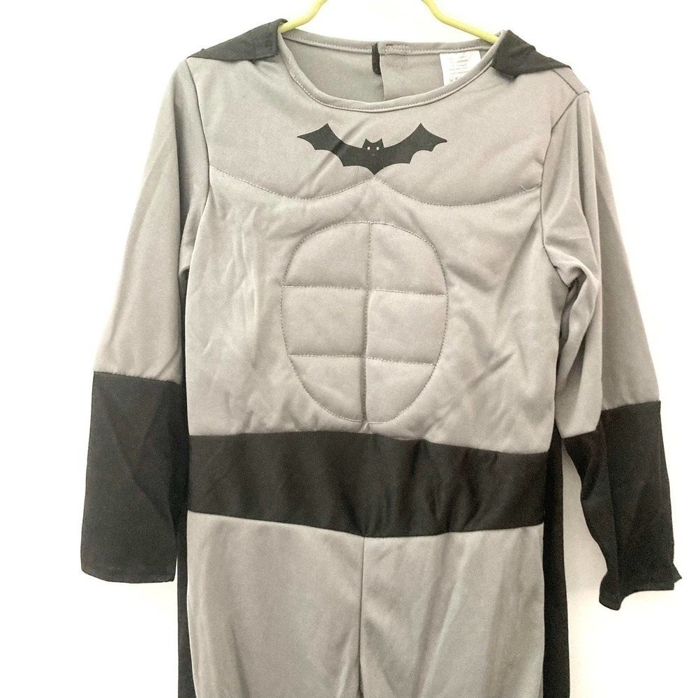 Boy's Small Batman Padded Costume - Picture 5 of 8